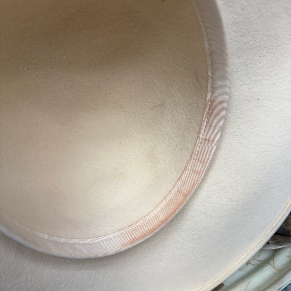Vintage Jack McConnell Feather Hat, Cream Felt Wide Brim, Real Feathers, Rare - Picture 8 of 12